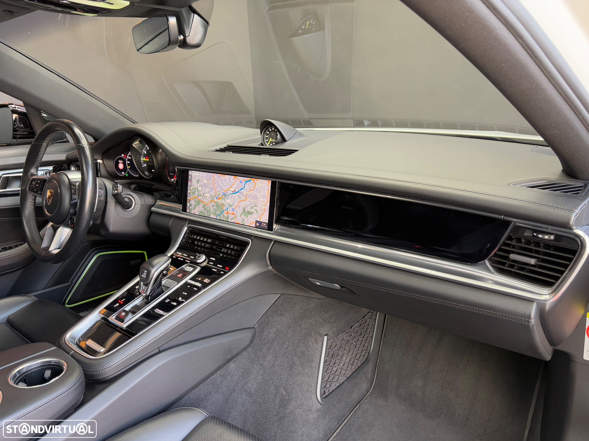 Porsche Panamera 4 E-Hybrid - 44