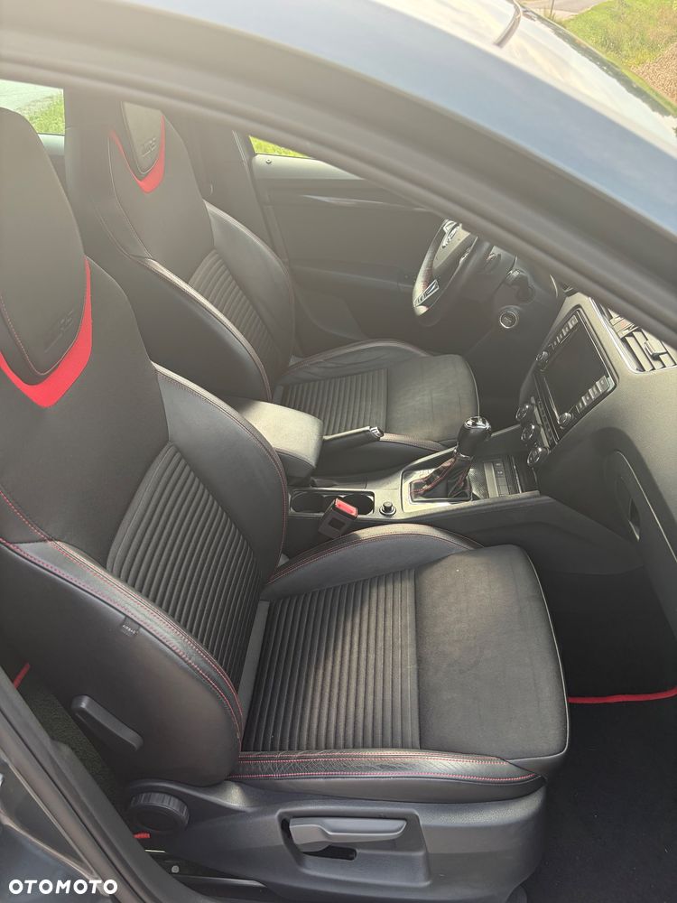 Skoda Octavia 2.0 TDI RS DSG - 24