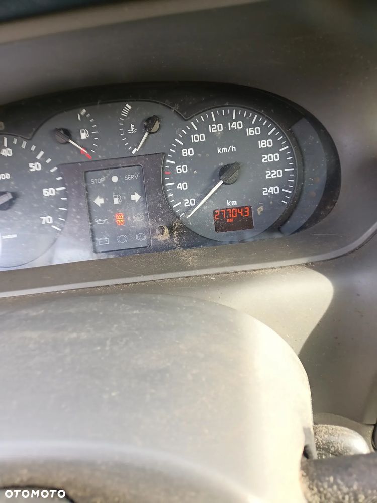 Renault Scenic 1.9 dCi Authentique - 3