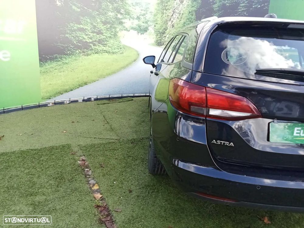 Opel Astra Sports Tourer 1.2 T Design & Tech S/S - 9