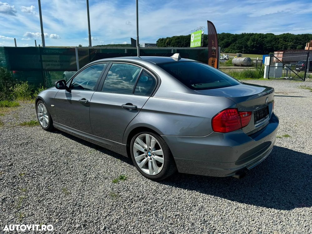 BMW Seria 3 318i - 13
