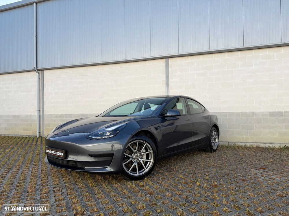Tesla Model 3 Standard Range Plus RWD - 1