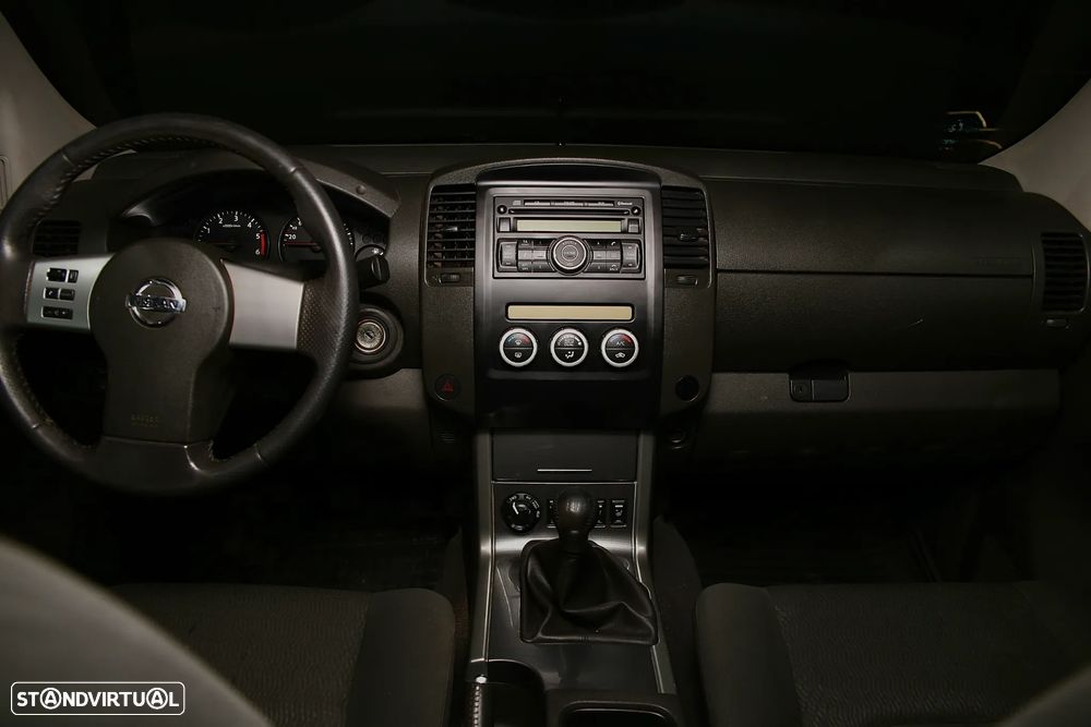 Nissan Navara 2.5 dCi CD LE Hi-Tech 4WD - 16