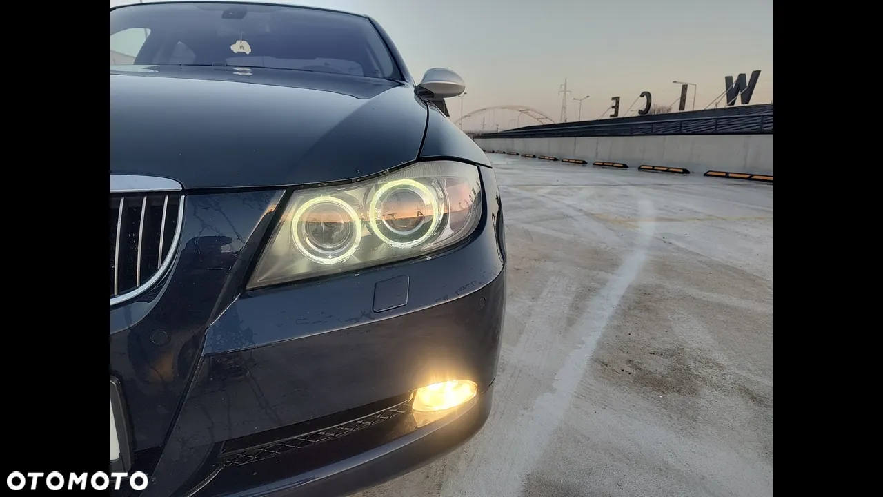 BMW Seria 3 330xi - 3
