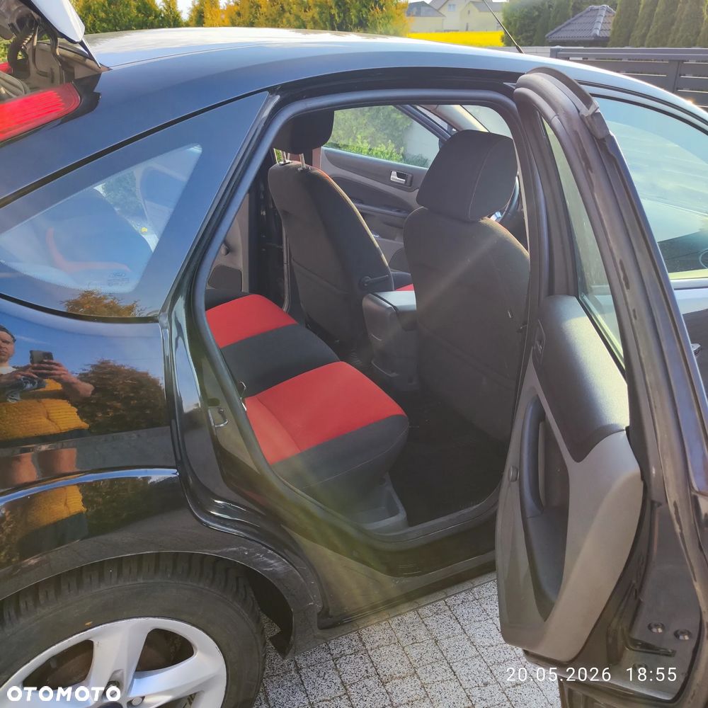 Ford Focus 1.6 Trend + - 8