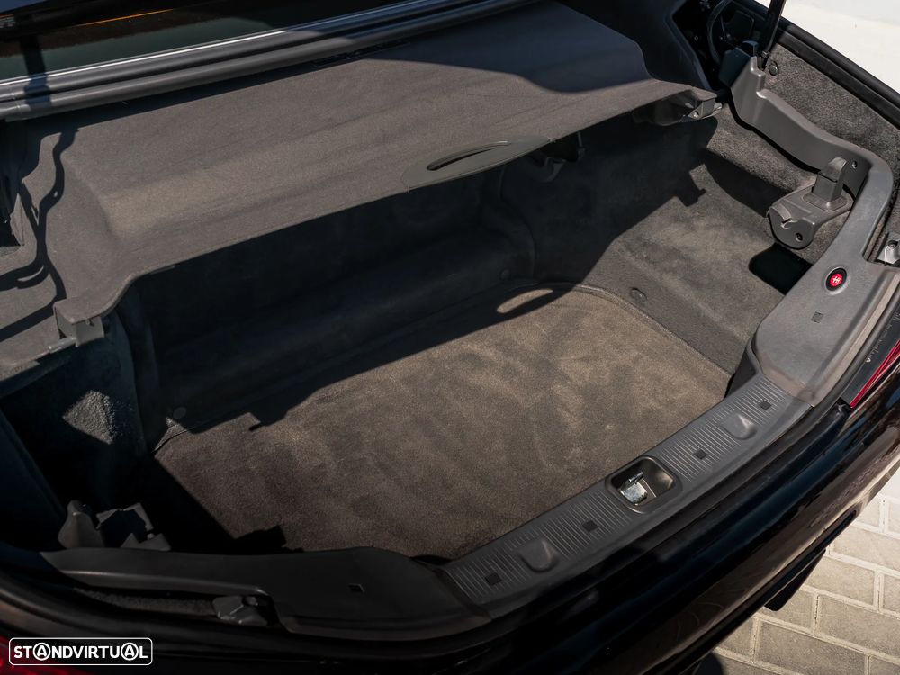 Mercedes-Benz SL 63 AMG Standard - 34
