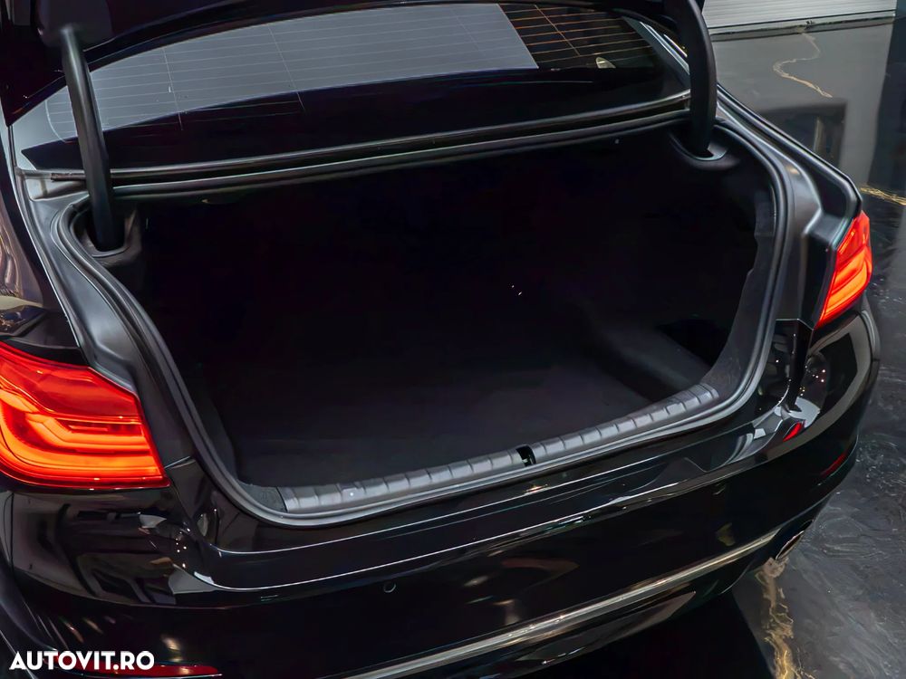 BMW Seria 5 530d xDrive Aut. Luxury Line - 16