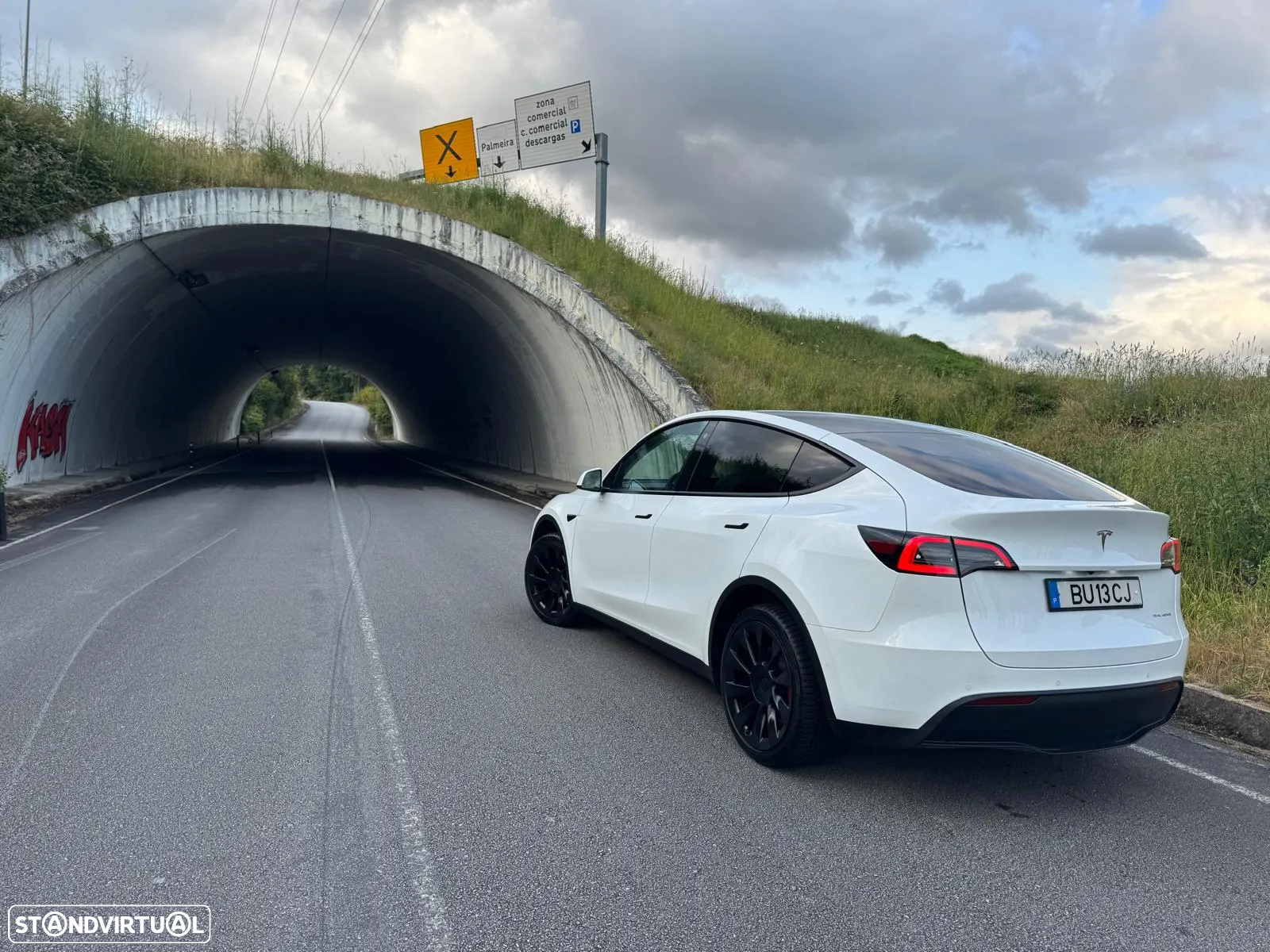 Tesla Model Y Long Range Dual Motor AWD - 6