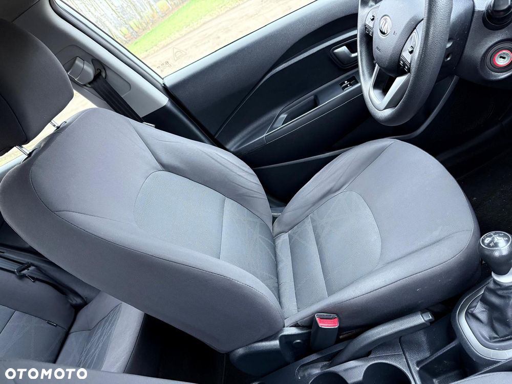 Kia Rio 1.2 Dream Team Edition - 19