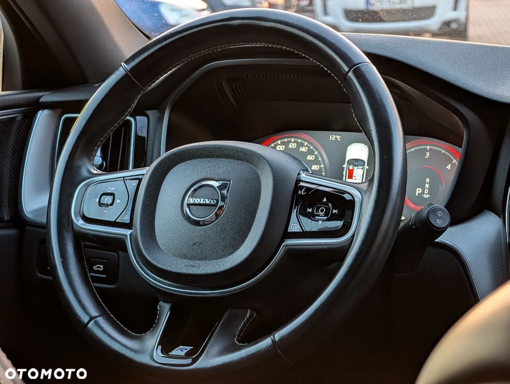 Volvo XC 60 D5 AWD R-Design - 25