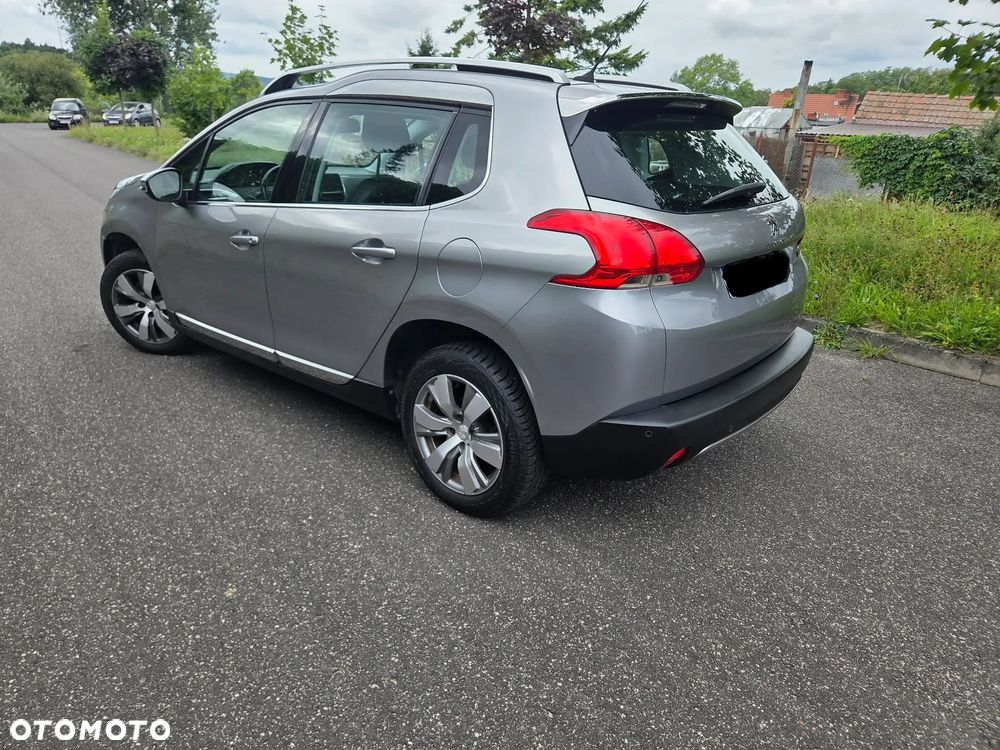 Peugeot 2008 1.2 Pure Tech Style - 4