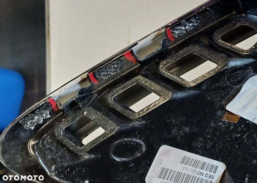 CHEVROLET CORVETTE C7 17r WLOT BŁOTNIKA KRATKA PRAWY PRZÓD 84208200 - 8