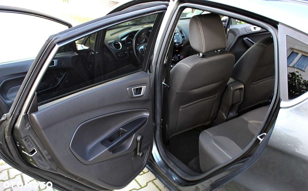 Ford Fiesta - 12