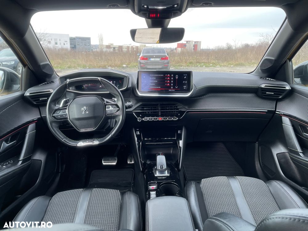 Peugeot 208 1.2 L PureTech STT EAT8 GT Line - 12