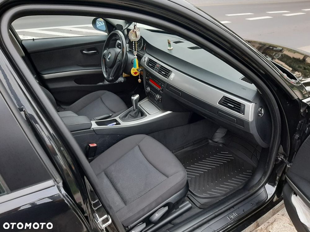 BMW Seria 3 318d - 9