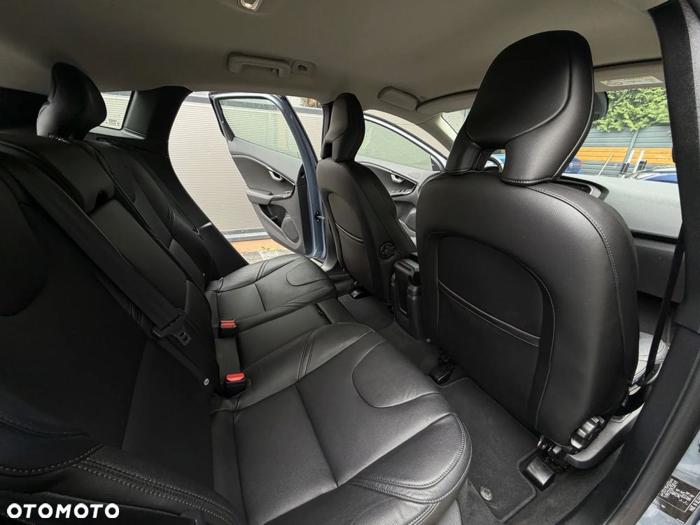 Volvo V40 T3 Drive-E Momentum - 17