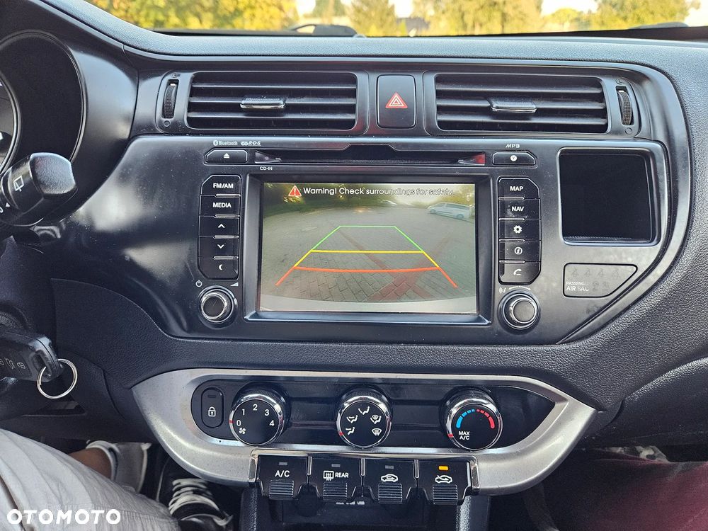 Kia Rio - 18