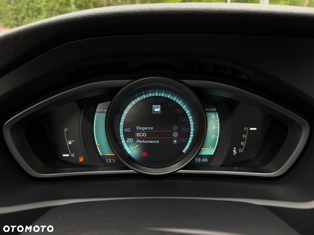 Volvo V40 D2 Powershift Momentum - 16
