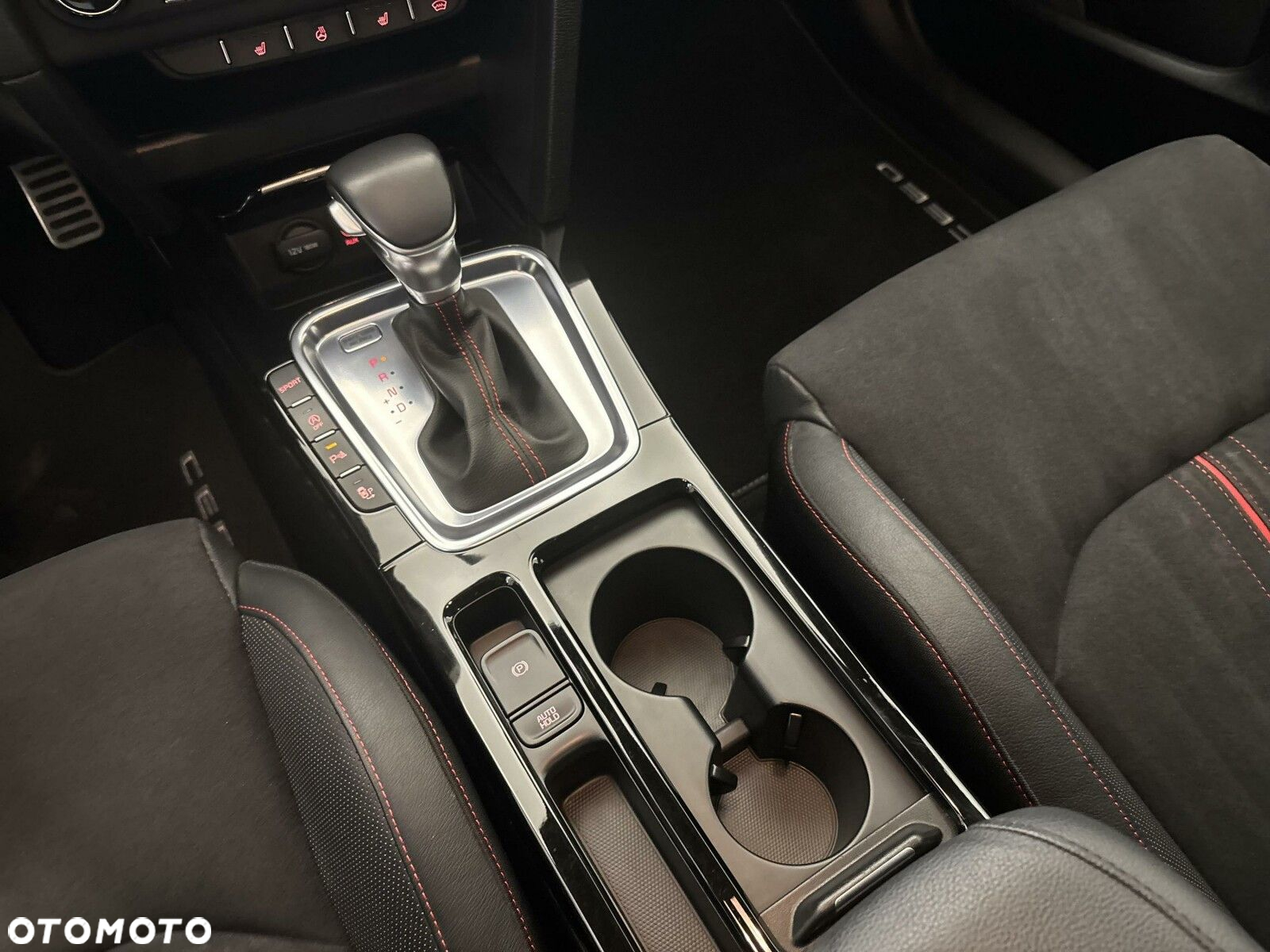 Kia ProCeed 1.6 T-GDI GT DCT - 16
