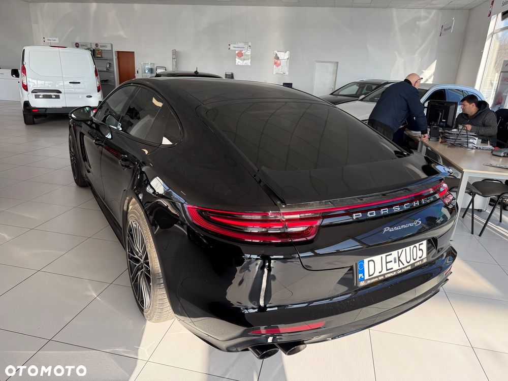Porsche Panamera - 15