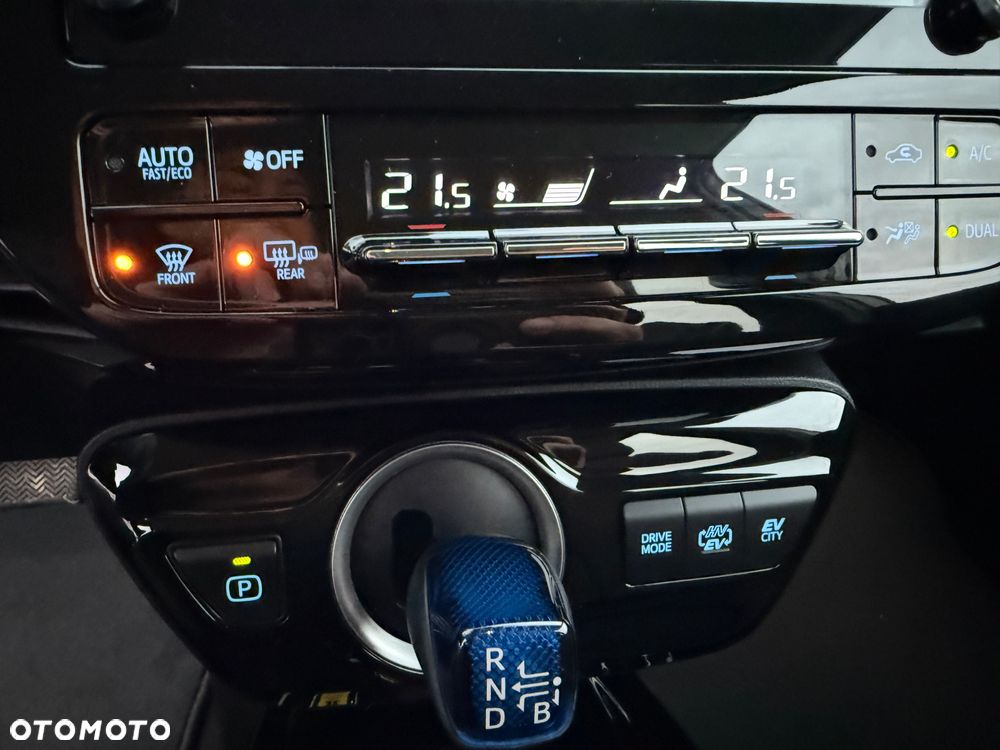 Toyota Prius 1.8 Hybrid Prestige - 17