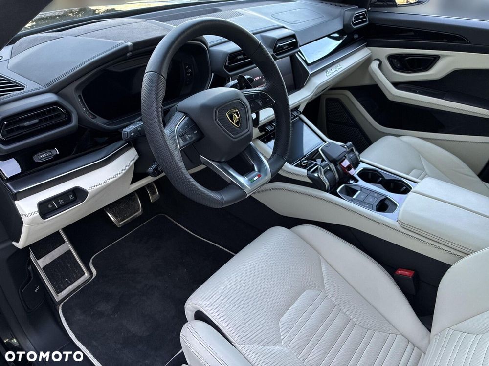 Lamborghini Urus - 8