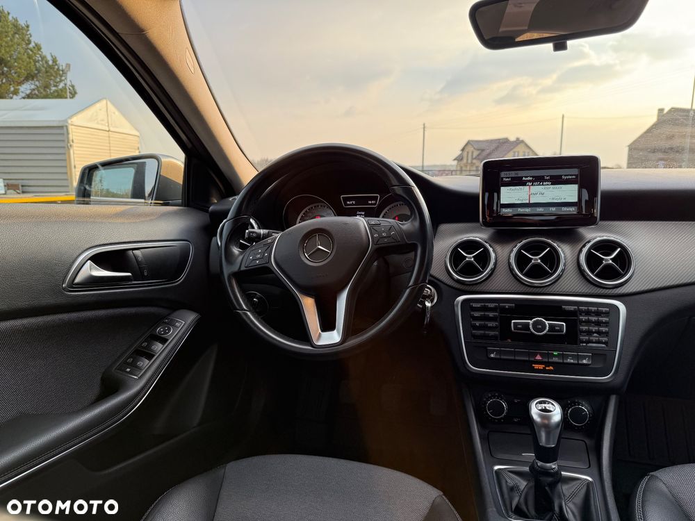 Mercedes-Benz GLA - 11