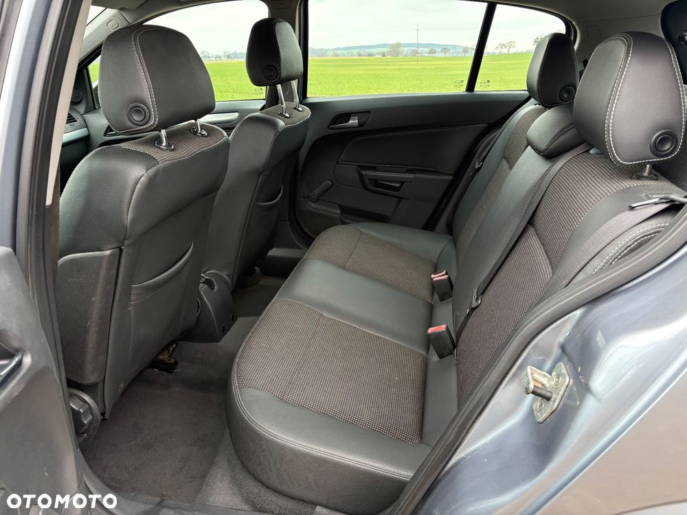 Opel Astra 1.6 Innovation 110 Jahre - 15