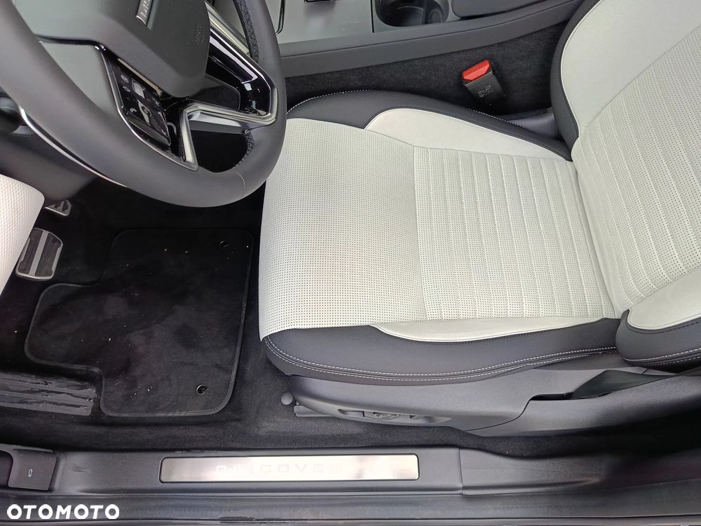 Land Rover Discovery Sport - 26