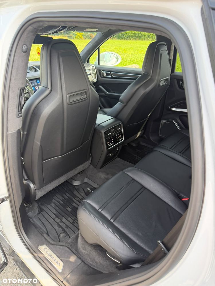 Porsche Cayenne Turbo S E-Hybrid - 23