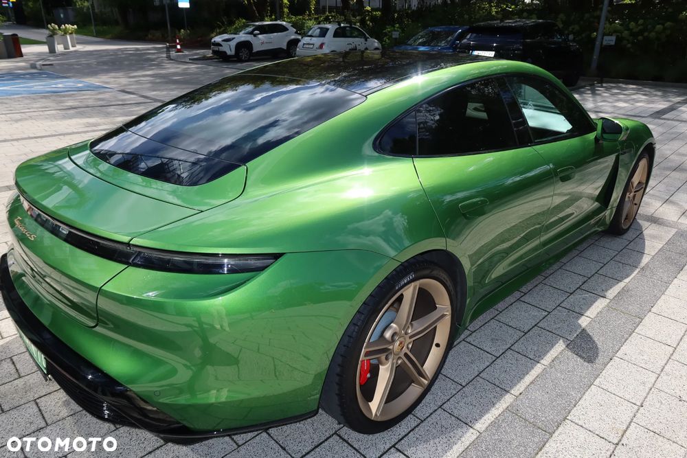 Porsche Taycan - 8