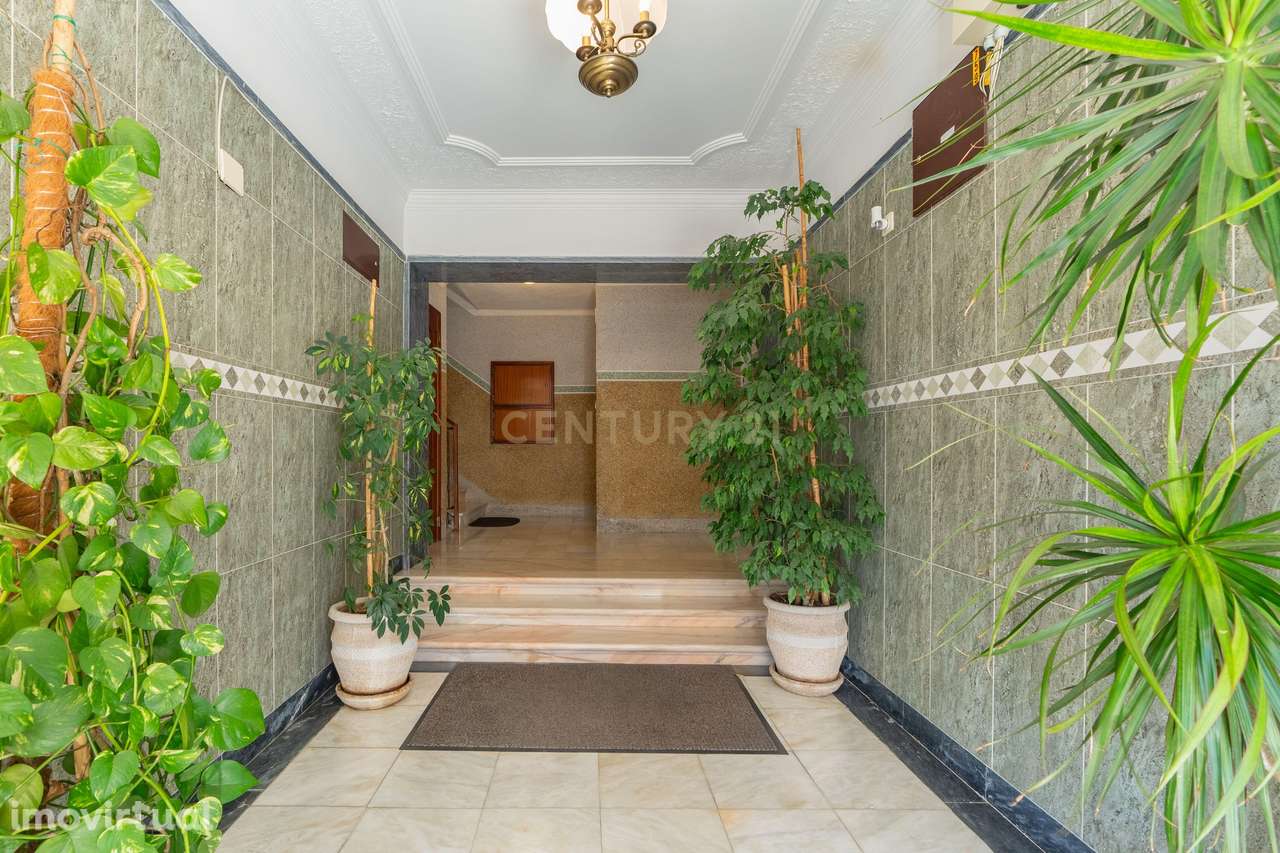 Apartamento T2 no Sobralinho com arrecadação - Grande imagem: 2/16