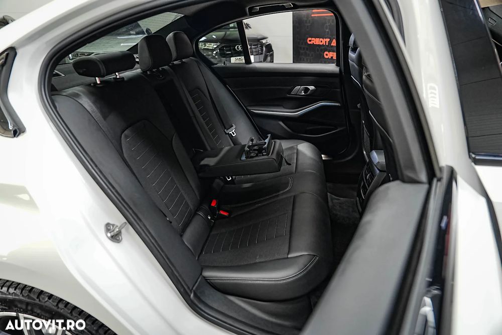 BMW Seria 3 320e Aut. Luxury Line - 18