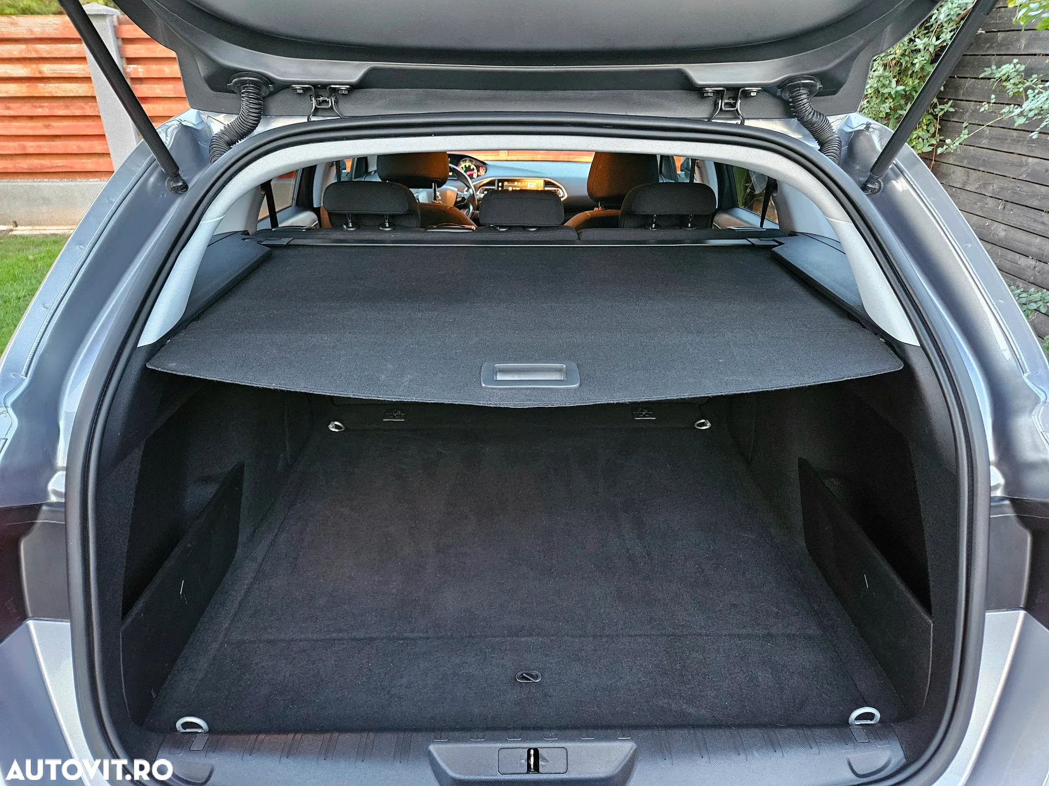 Peugeot 308 SW BlueHDi 120 EAT6 Stop & Start Active Business-Paket - 19