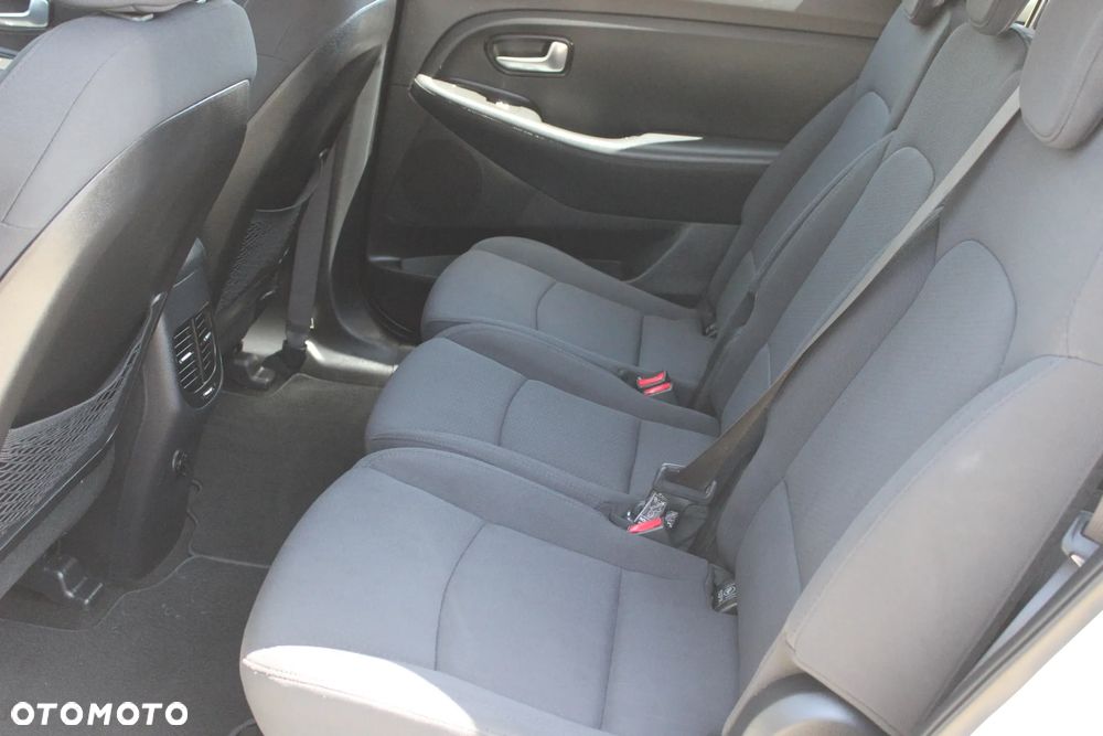 Kia Carens 1.7 CRDi 115 Dream Team Edition - 24
