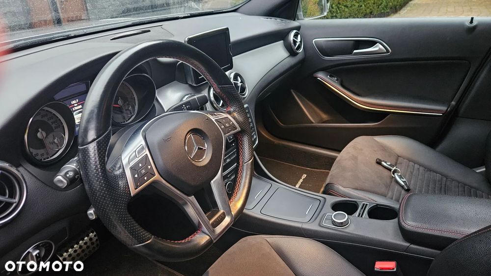 Mercedes-Benz GLA - 8