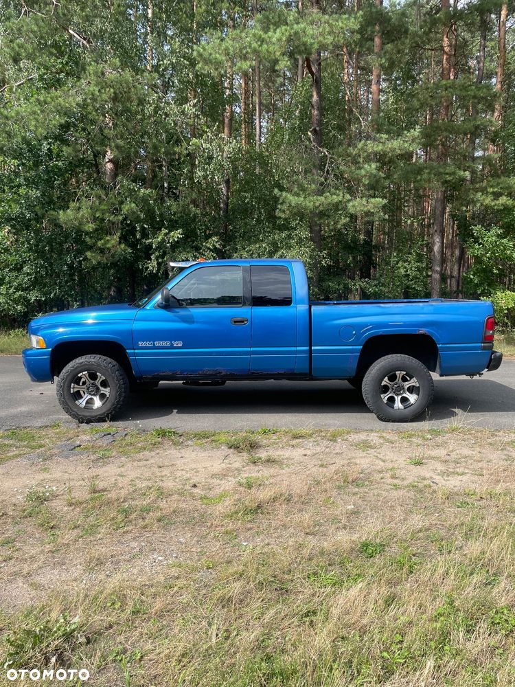 Dodge RAM 5.9 4WD - 6