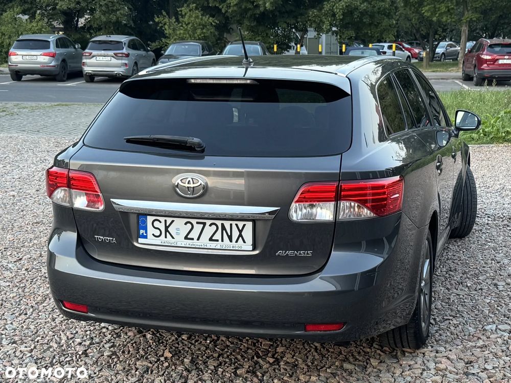 Toyota Avensis - 29