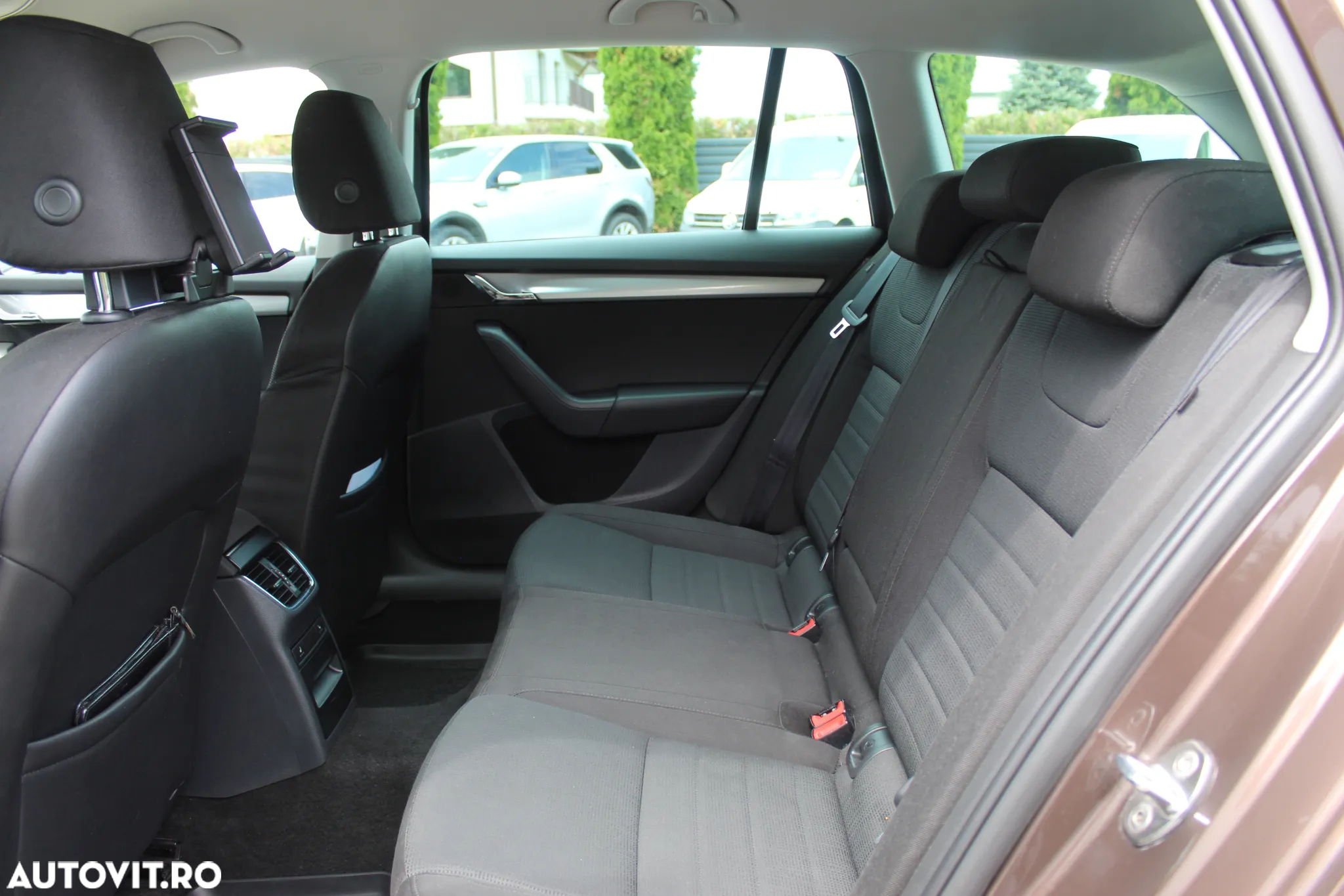 Skoda Octavia 2.0 TDI ELEGANCE DSG - 13