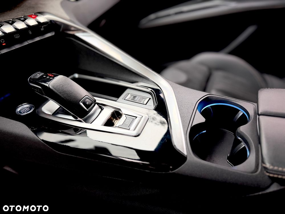 Peugeot 3008 PureTech 130 Stop & Start GPF EAT8 GT - 11