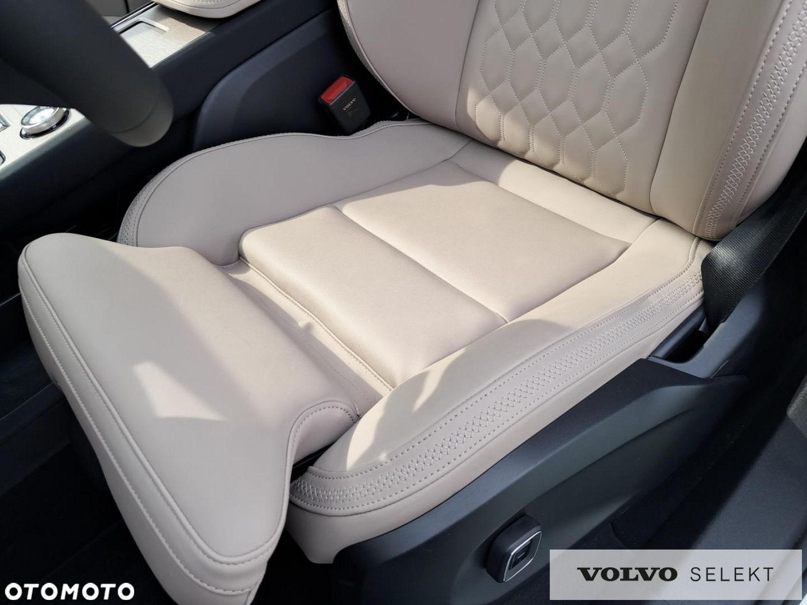 Volvo EX90 - 13