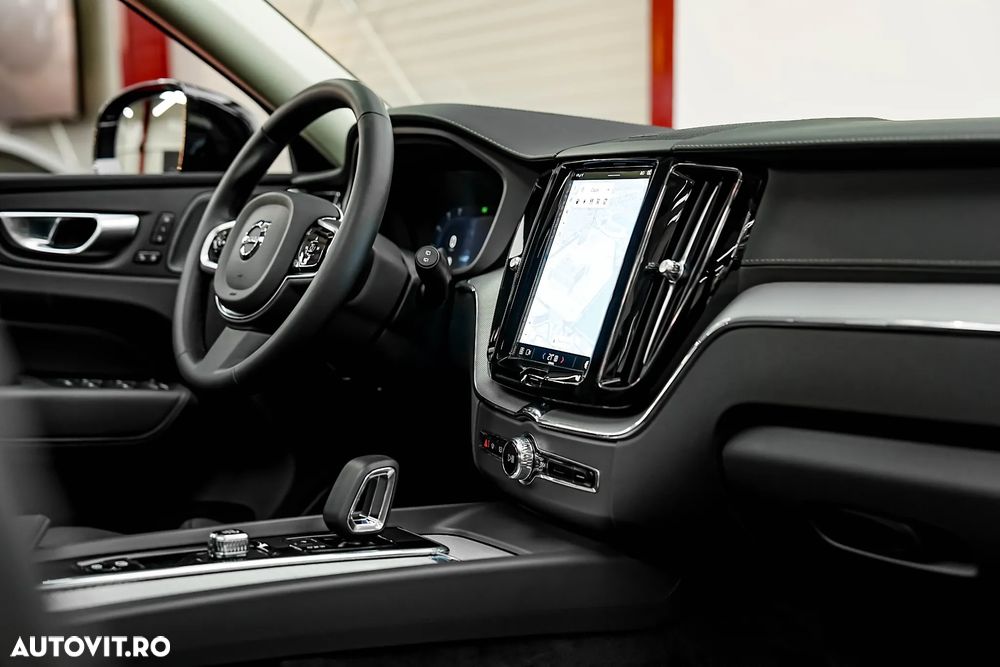 Volvo XC 60 T6 AWD Plus Dark - 20