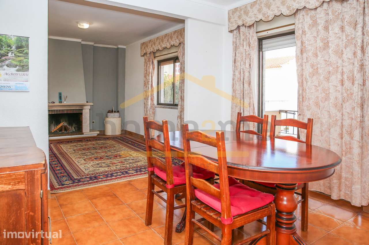 Apartamento T3 com duas varandas no centro da vila - Grande imagem: 2/25