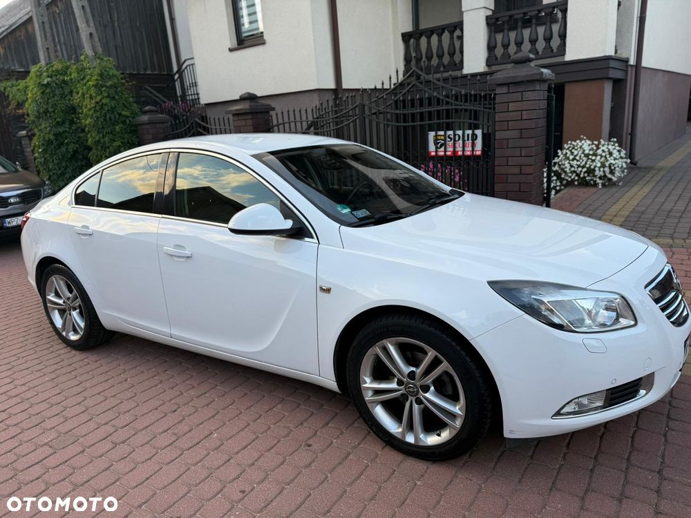 Opel Insignia - 1