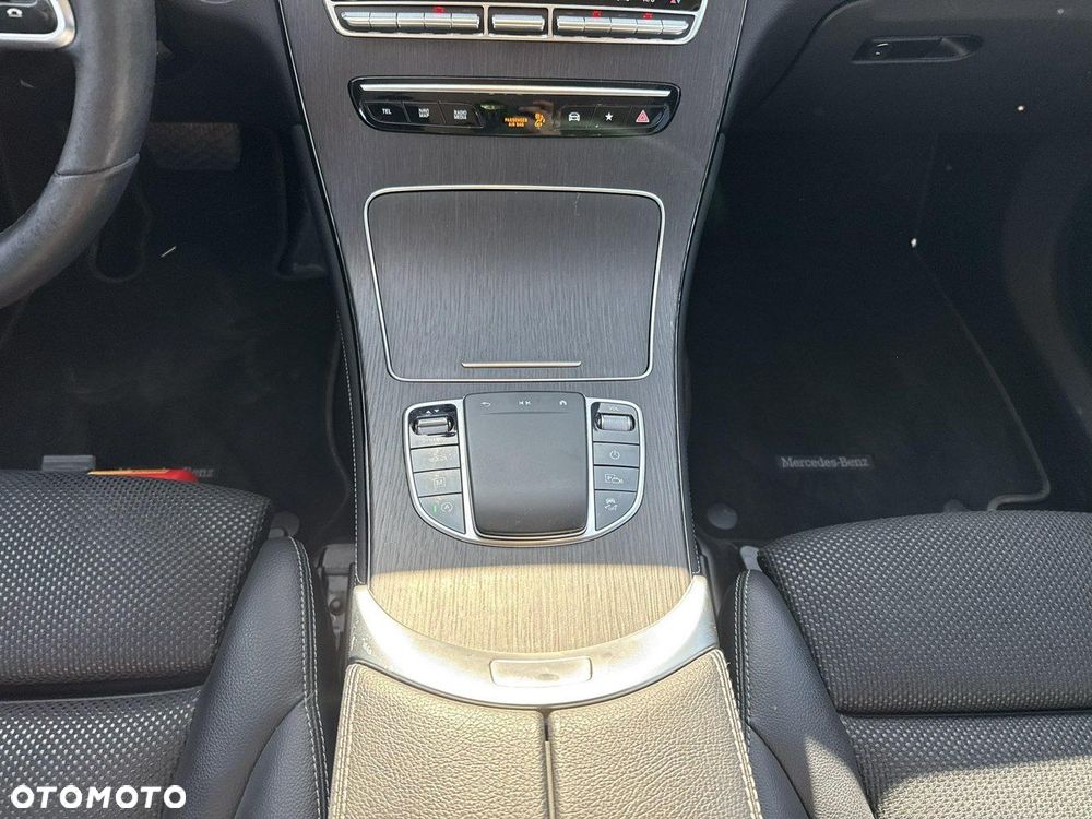 Mercedes-Benz GLC 200 d - 24