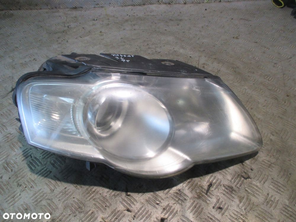 REFLEKTOR LAMPA PRAWA PRZÓD VW PASSAT B6 EUROPA - 1