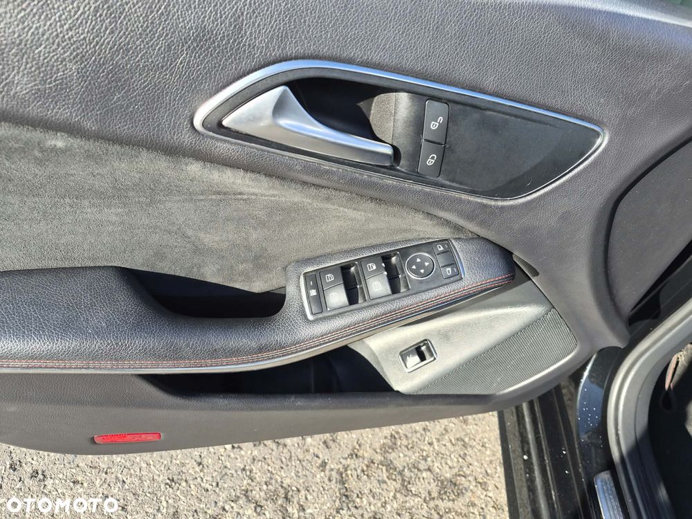 Mercedes-Benz CLA - 16