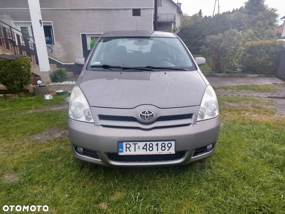 Toyota Corolla Verso 2.0 D-4D Sol - 1