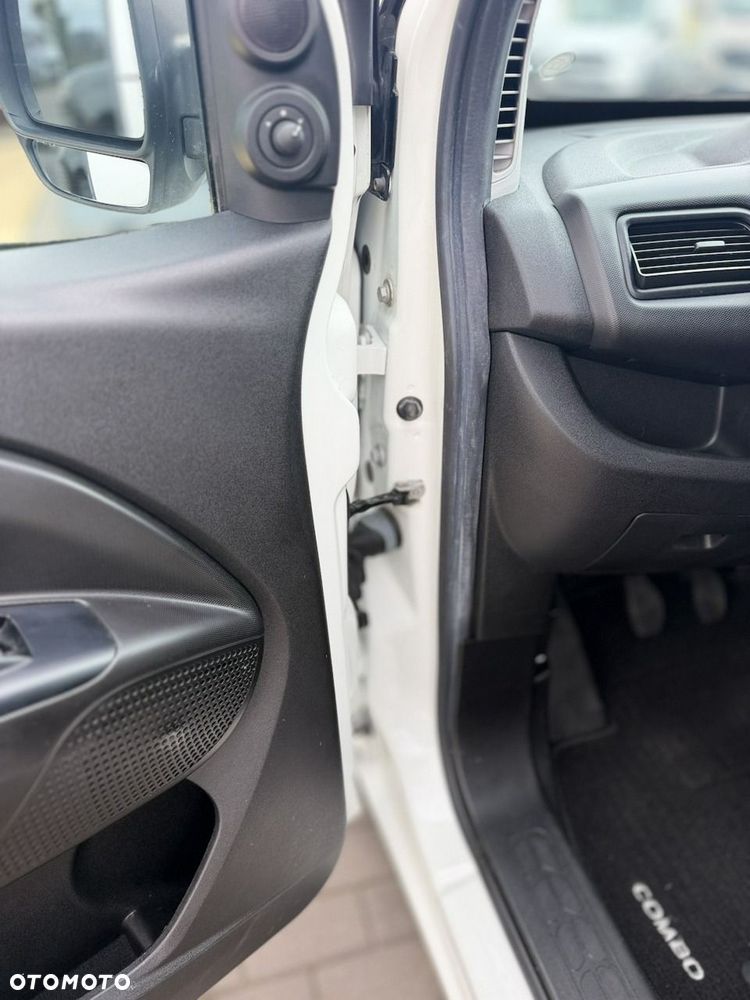 Opel Combo - 18