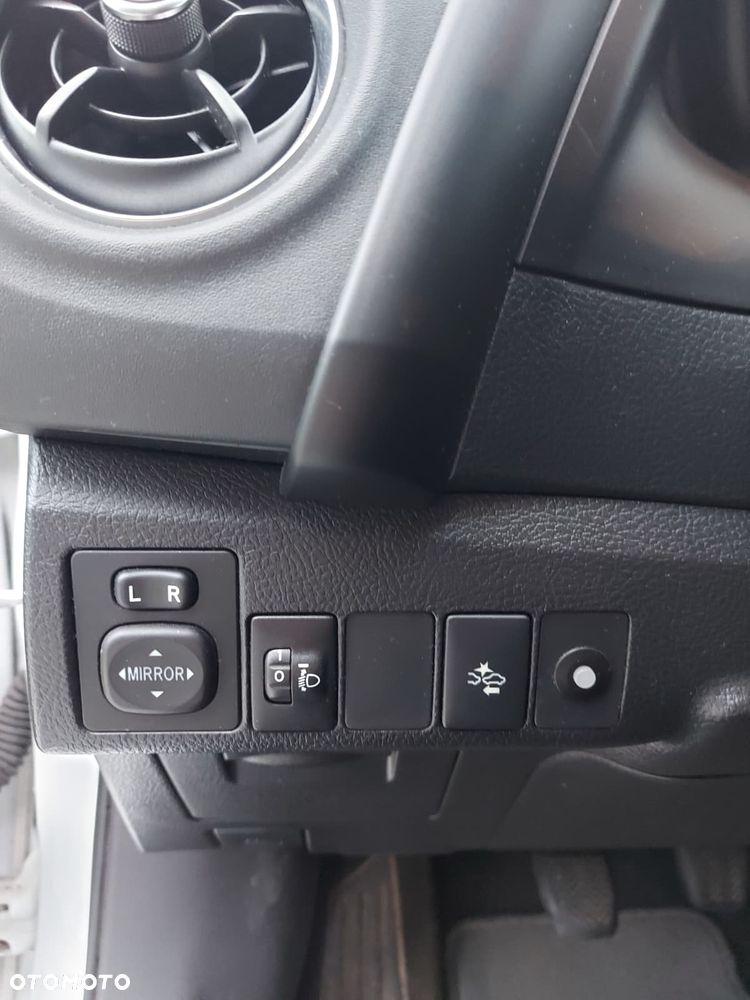 Toyota Auris 1.6 D-4D Premium - 12